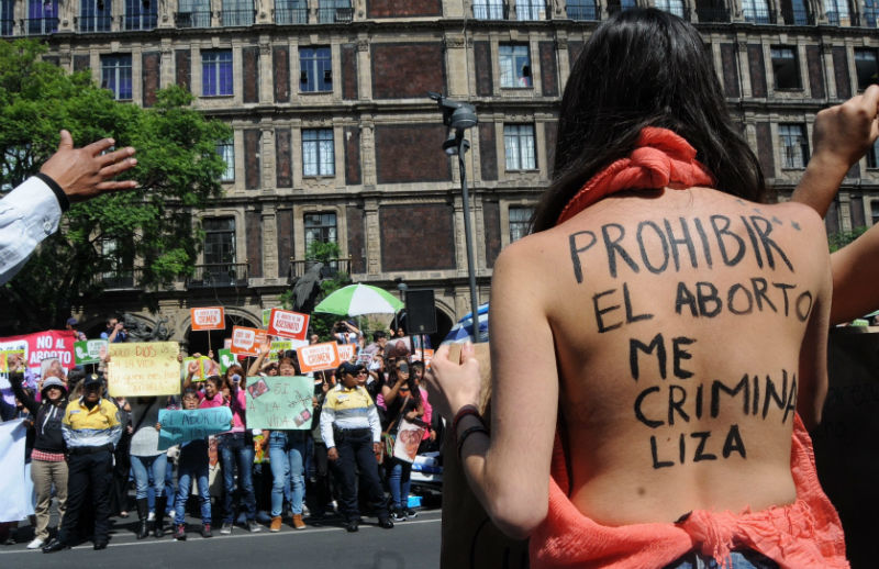Abortar sería motivo de cárcel para las mujeres en Nuevo León