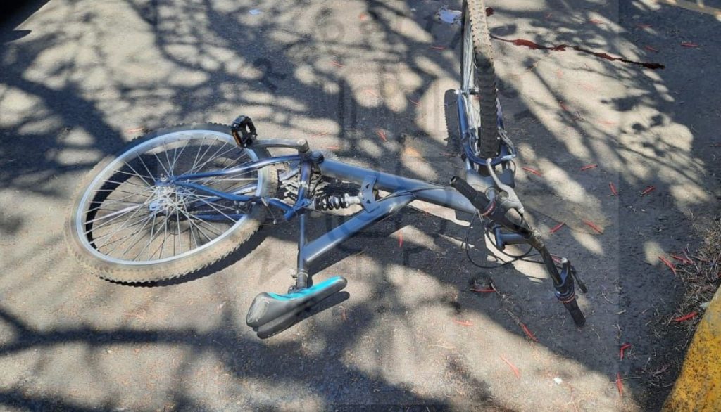 Muere niño de 13 años al ser atropellado mientras iba en su bicicleta