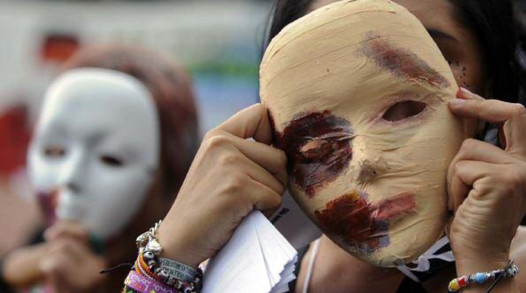 El “empalamiento” de una mujer colombiana reaviva la sombra de los feminicidios en Latinoamérica