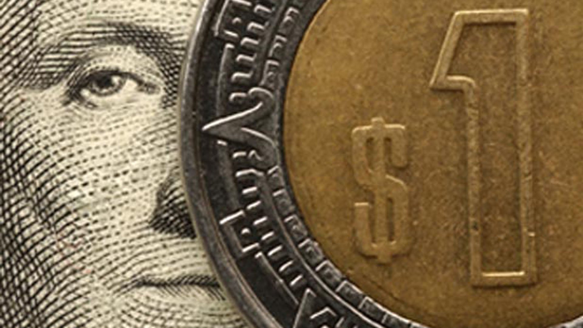 Peso mexicano gana ante dólar y alcanza su mejor nivel en más de dos meses