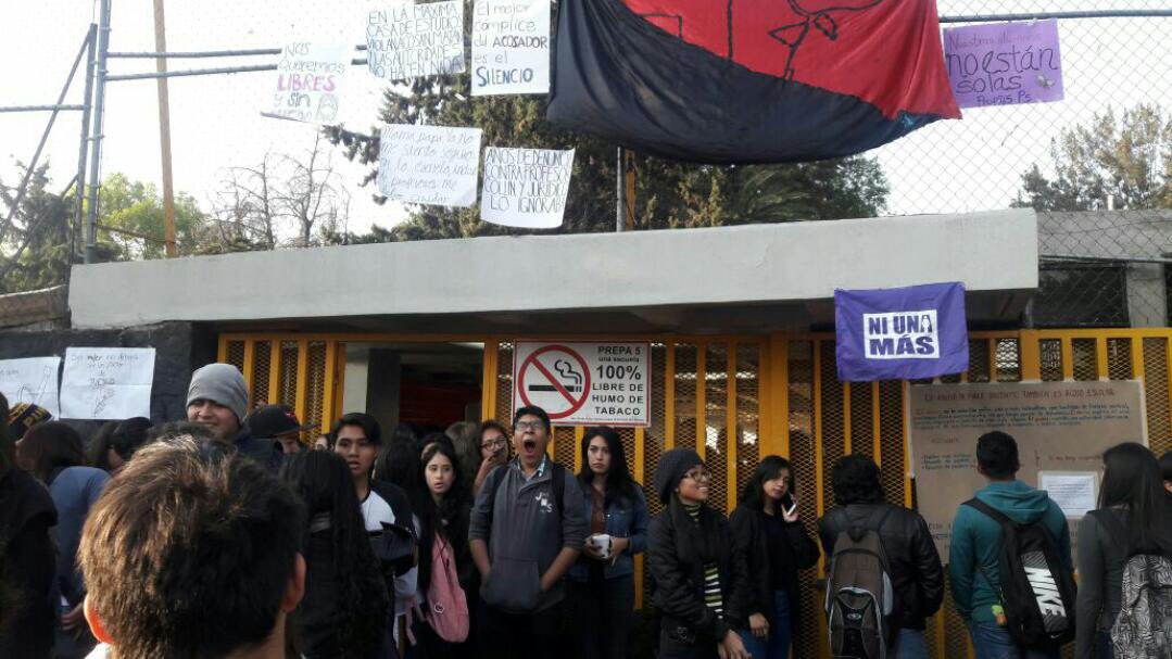 Alumnas de Prepa 5 de la UNAM acusan a profesor de acoso sexual