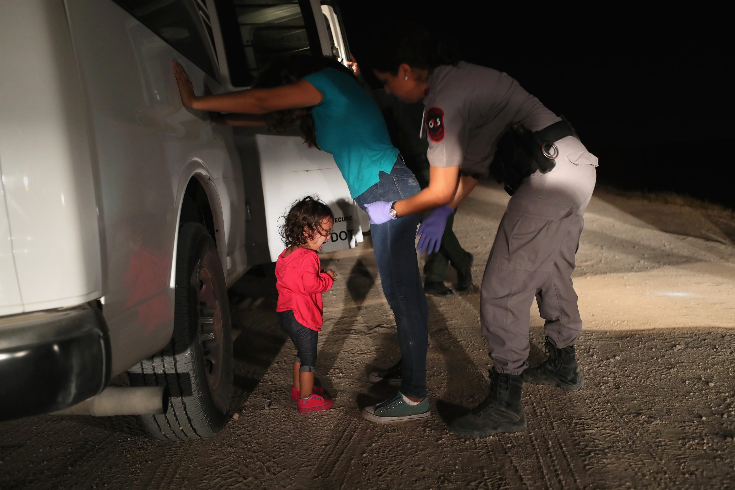 Foto de niña entre lágrimas en frontera EUA gana World Press Photo
