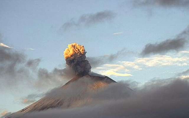 VIDEO. Registra fuerte explosión el Popocatépetl