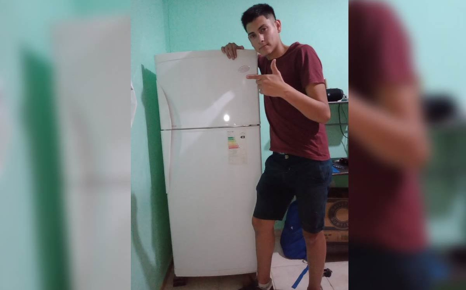 'Ya tengo hielos': Joven se hace viral por presumir que compró su primer refrigerador