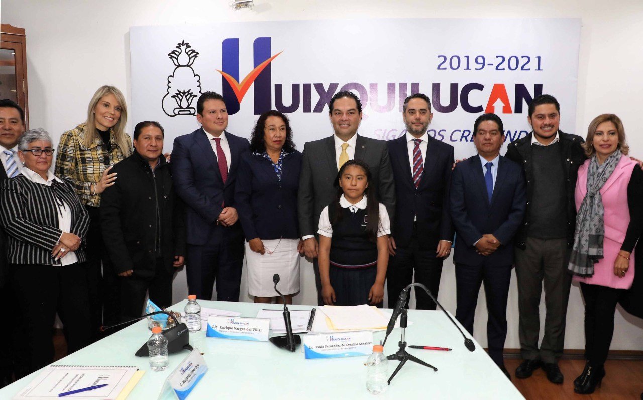 Presidente municipal de Huixquilucan recibe a la ganadora de la Olimpiada Nacional del Conocimiento