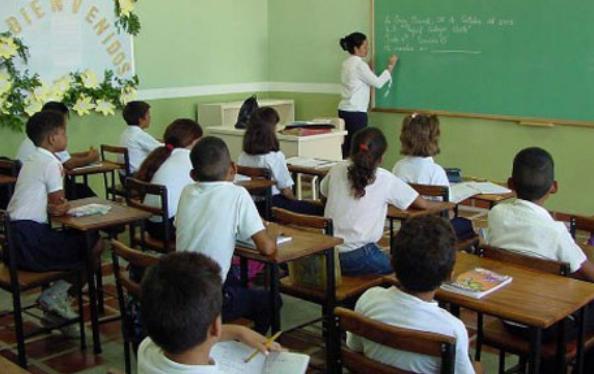 Proponen clases los fines de semana por el ‘atraso pedagógico’ que dejó la pandemia