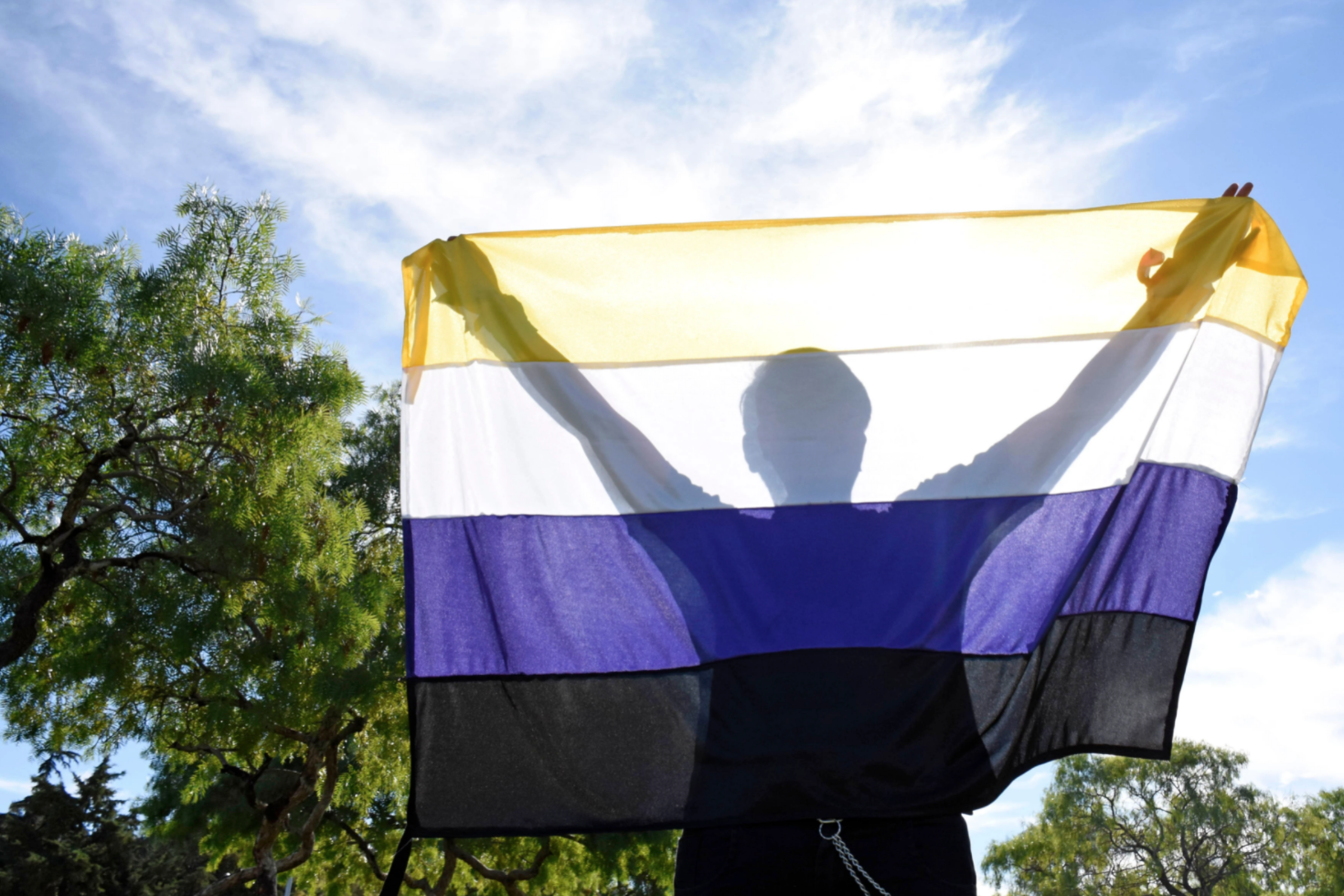 Nuevo León emite la primera acta de nacimiento con género no binario
