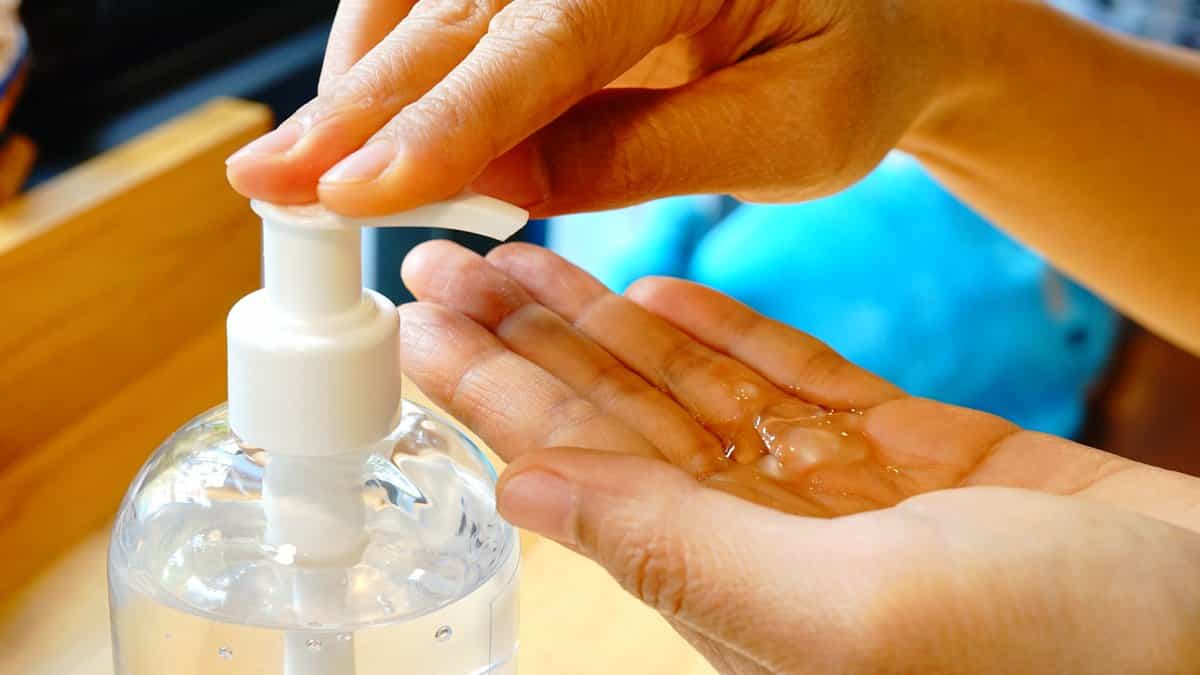 FDA advierte sobre sustancia tóxica en gel antibacterial fabricado en México