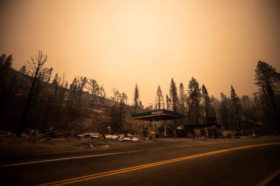 FOTOS Y VIDEO: ¡Cielo ‘apocalíptico’! Incendios y neblina se unen en una postal de terror en California