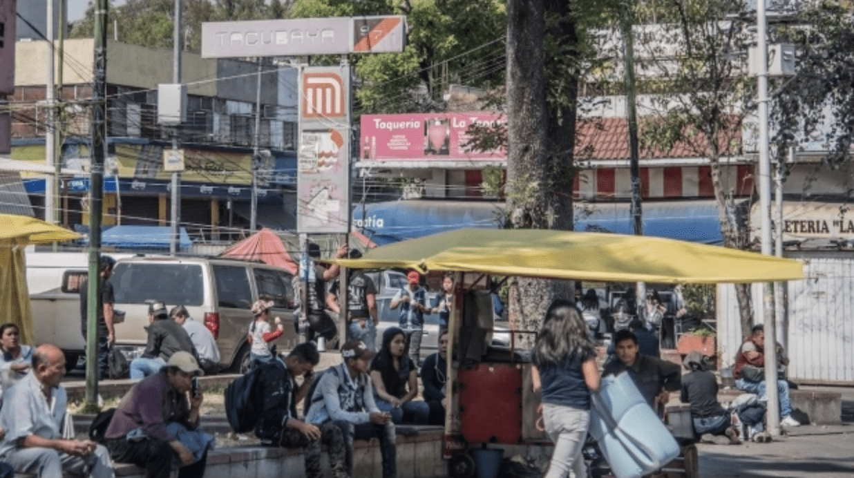 Abandono de mujer en Metro Tacubaya
