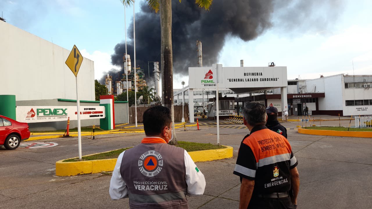 VIDEO. Reportan siete lesionados tras incendio en refinería de Minatitlán