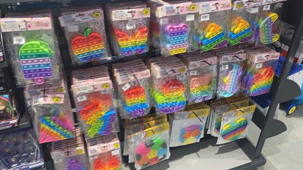 Otra vez Qatar: retiran juguetes de las tiendas por tener colores de la bandera LGBT