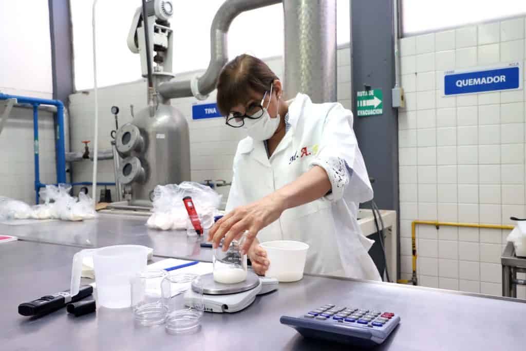 Estudiantes mexicanos crean gel antibacterial a base de vinagre