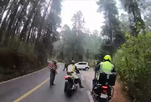 VIDEO. ‘Esta moto se va quedar’: abren investigación tras violento robo en el Nevado de Toluca